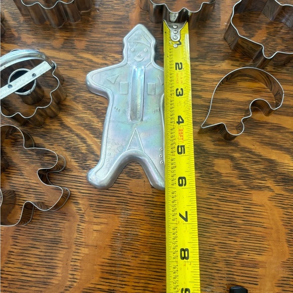 Vintage Metal Cookie Cutters Set - Picture 5 of 7